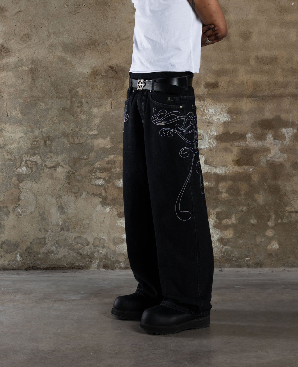 Dark Neoart Embroidered Jeans