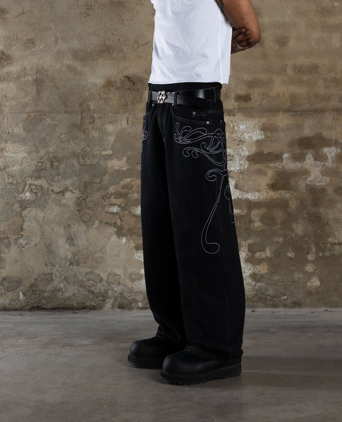 Dark Neoart Embroidered Jeans